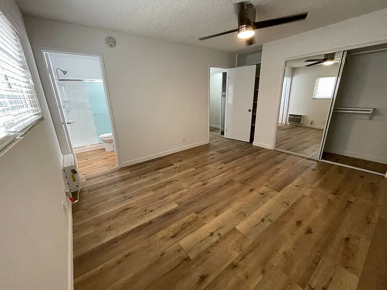 20353 Saticoy St — Photo 35