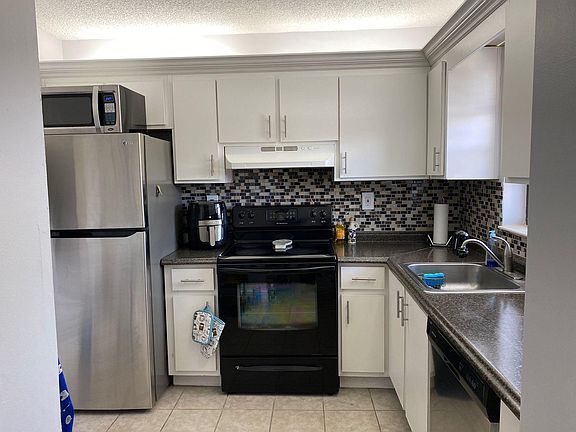 2nd image of 9235 SW 8th St APT 205