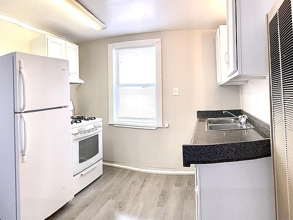 2nd image of 1500 W 7th St #11001634