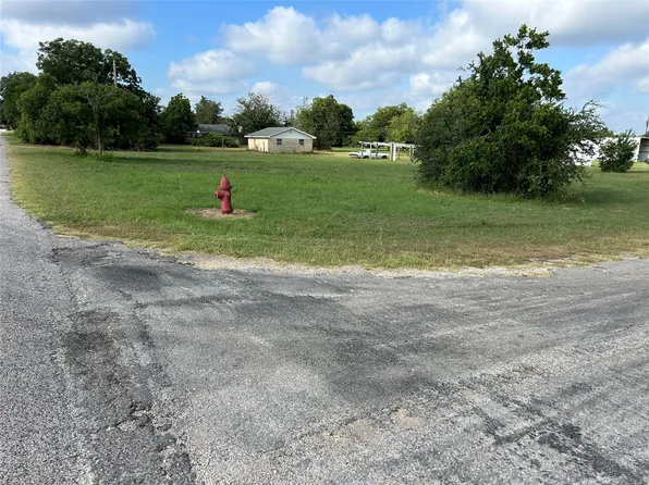 Tom Bryant St, Cross Plains, TX 76443