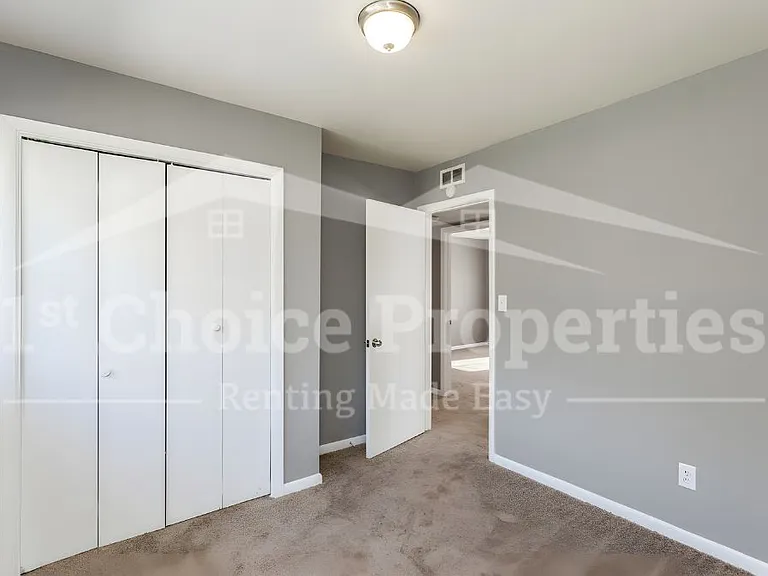 1332 Lake Ln NE — Photo 12