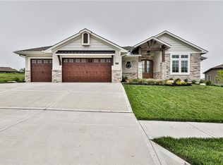 1149 Creekmoor Dr, Raymore, MO 64083