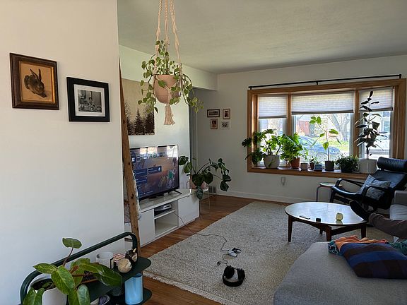 1st floor living room