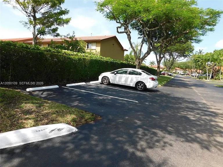 11648 SW 91st Ter #11648 — Photo 4