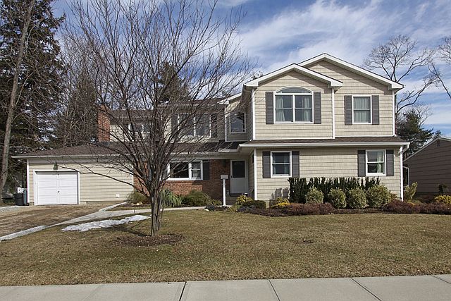 1st image of 39 Marian Ln
