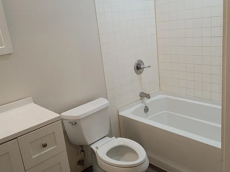 324 W Cummings St — Photo 4
