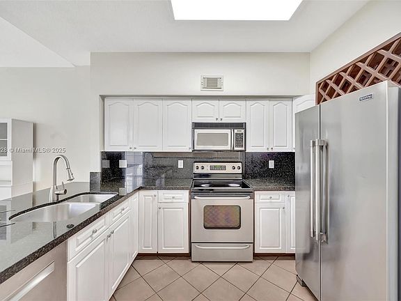 5th image of 10110 SW 154th Circle Ct #1-105