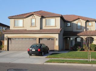 2204 N Riesling Ave, Hanford, CA 93230