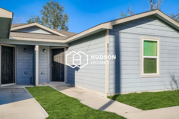 3 bed, 2.0 bath, 980 sqft, $1,149 — Photo 3