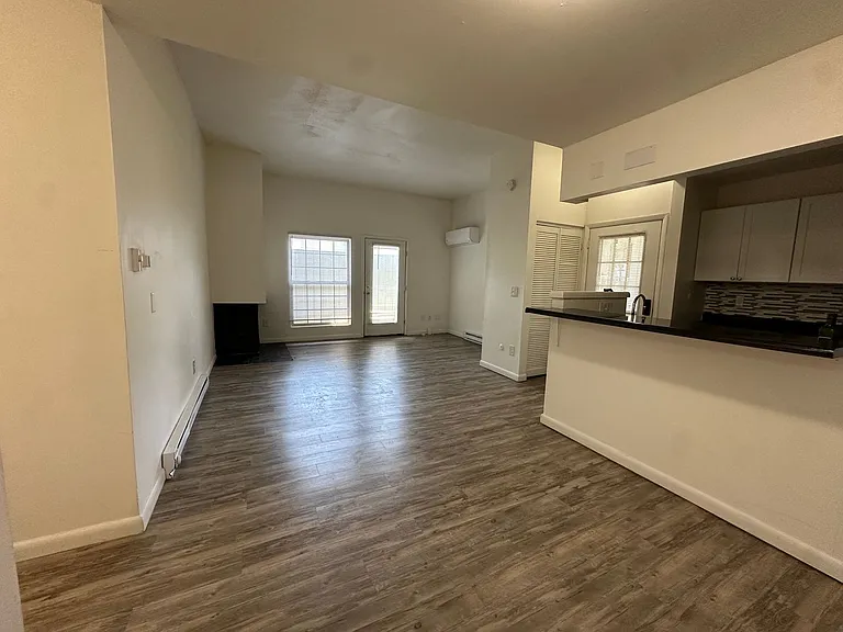 University Park Apartments near Cornell University — Photo 280