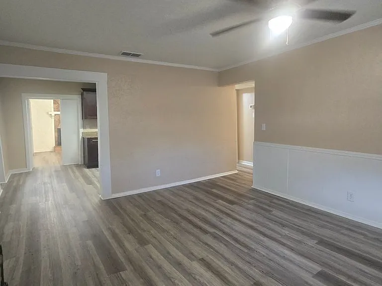 1001 N Bracewell Dr — Photo 1