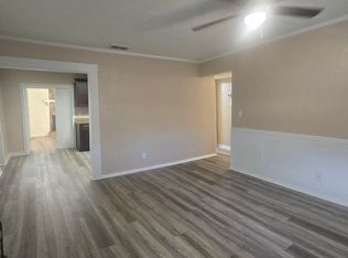 1001 N Bracewell Dr, Plant City, FL 33563