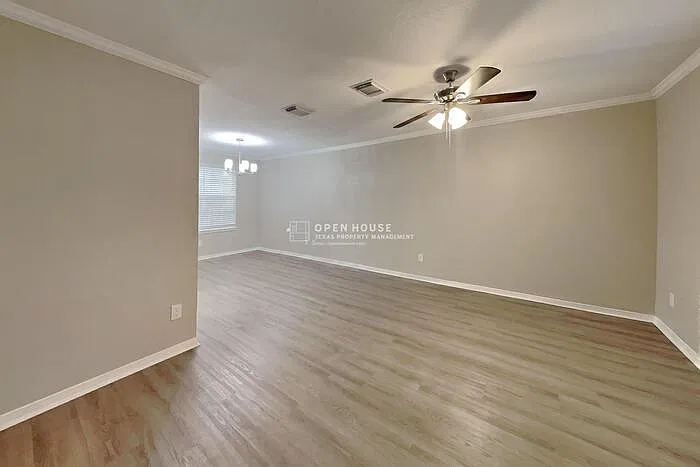 3 bed, 2.0 bath, 1843 sqft, $1,900 — Photo 3