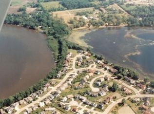 Lighthouse Ln, Third lake, IL 60030