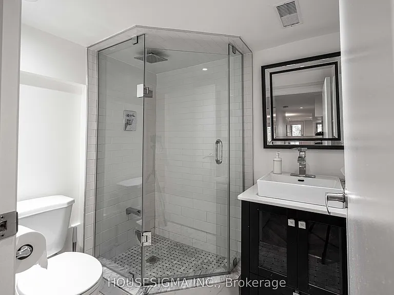 5 Ivy Ave #LOWER — Photo 12