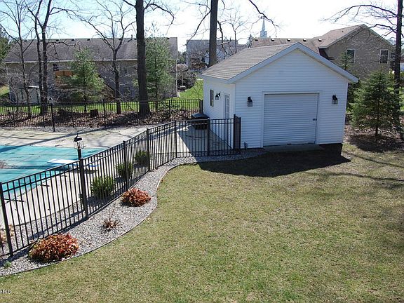 3rd image of 7222 Oak Lane Ct