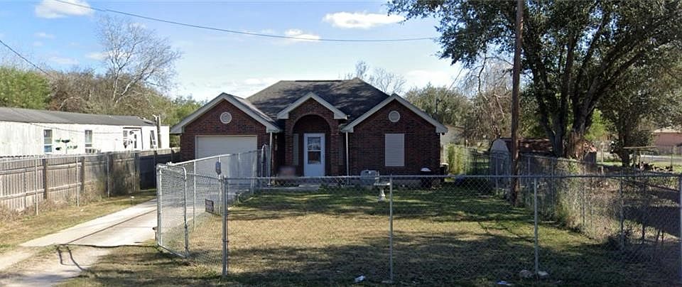 2nd image of 509 S Benavides St