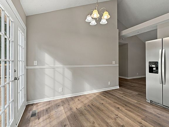 3rd image of 311 Sunrise Cir