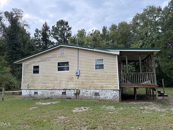 3rd image of 2565 Streets Ferry Rd