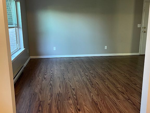 5th image of 2727 Alder Creek Dr N APT 4