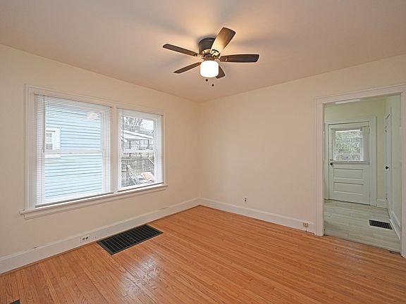 3rd image of 3415 Evanston Ave #1