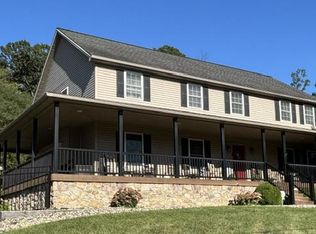 1147 Lake Rd, Spring Grove, PA 17362