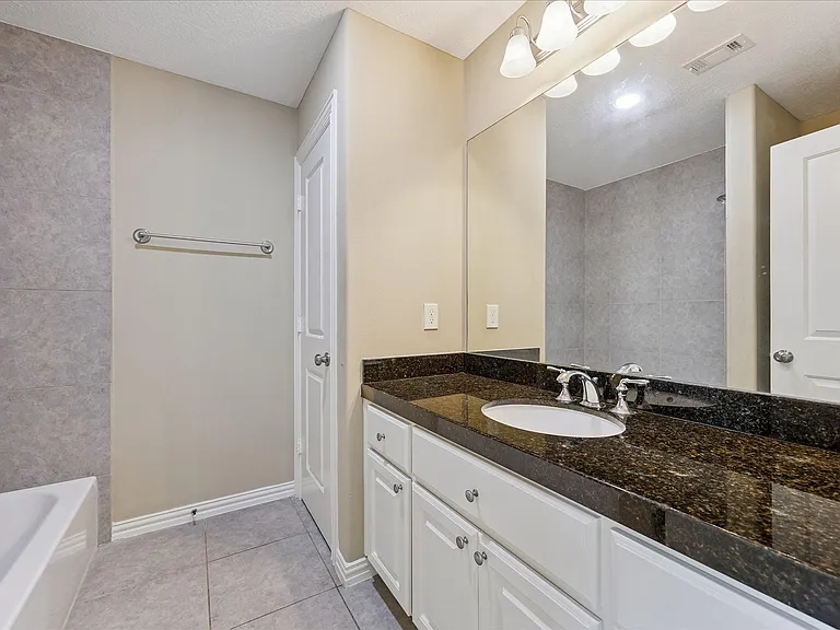14450 Kingston Cove Ln — Photo 40