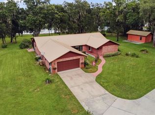 38700 Lakeview Dr, Lady Lake, FL 32159