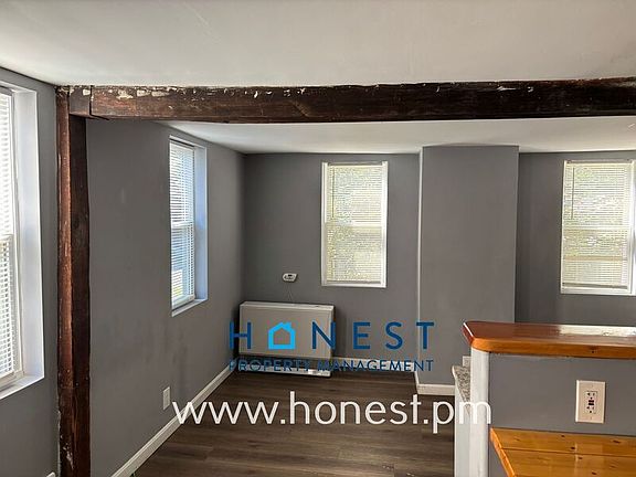 4th image of 8 Green St #1