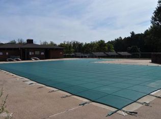 924 High Path Rd, Windsor, CT 06095