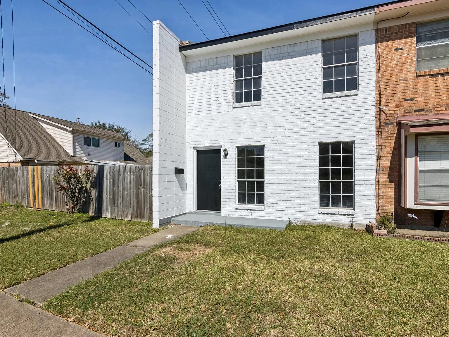 2 bed, 1.5 bath, 1520 sqft, $1,595 — Photo 1