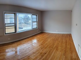 811 S 19th Ave APT 2E, Maywood, IL 60153