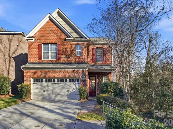 615 Bourton House Dr, Charlotte, NC 28211