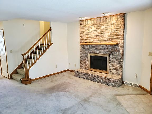 2nd image of 4657 Victoria Way #103