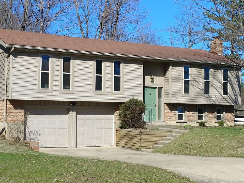 1st image of 828 Massachusetts Dr