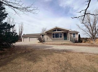 5504 SW Ridgecrest Cir, North Platte, NE 69101