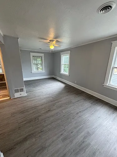 319 Albert Ave Photo 1