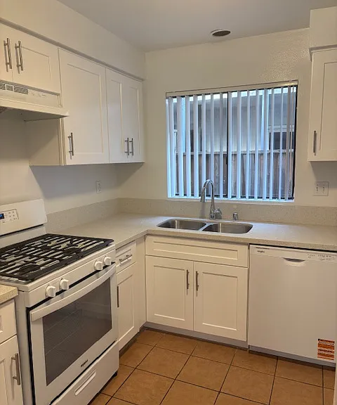 817 Walnut St #19 — Photo 4