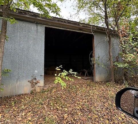 3rd image of 10009 NE County Road 13004 Rd