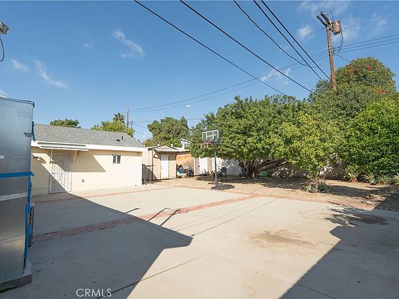 3rd image of 11044 Borden Ave
