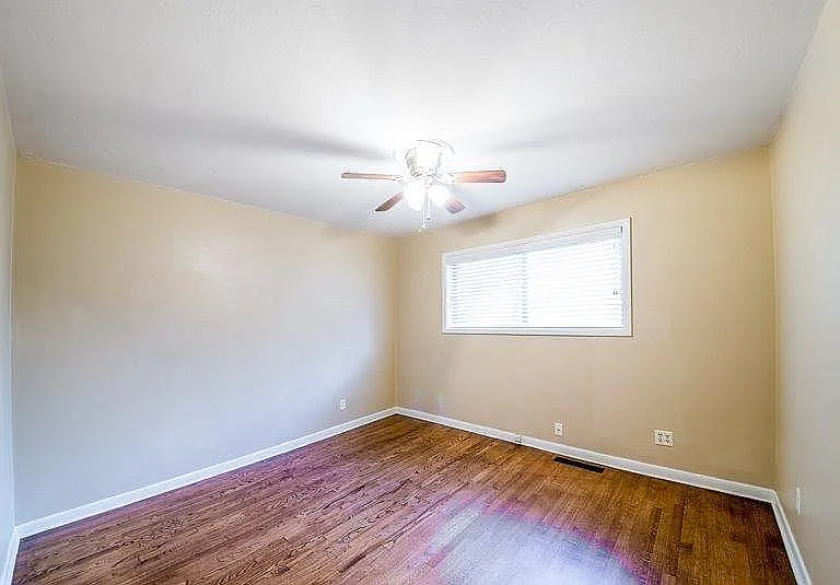2211 W Sherwood Ave — Photo 18