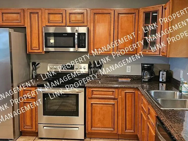2433 Meade Cir — Photo 24