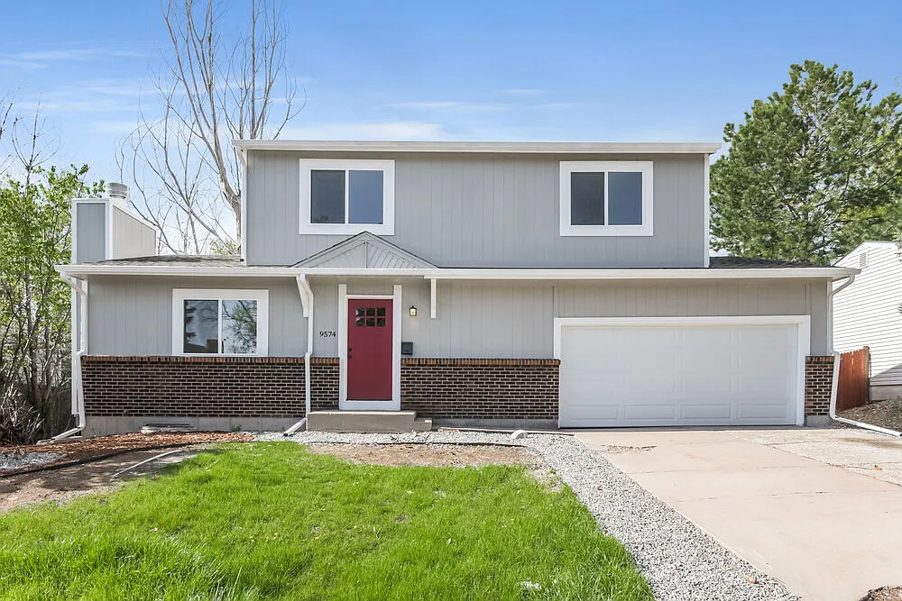 3 bed, 2.5 bath, 2006 sqft, $3,330 — Photo 1