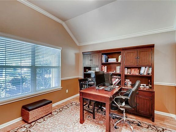 4th image of 2115 Woodston Dr