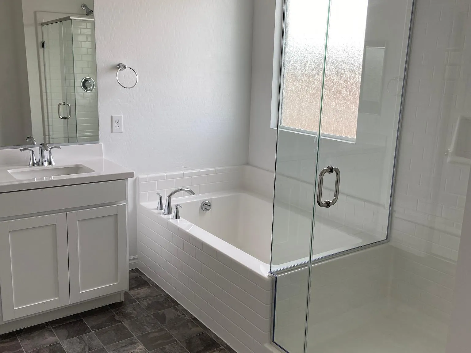 3 bed, 2000 sqft, $2,750 — Photo 2