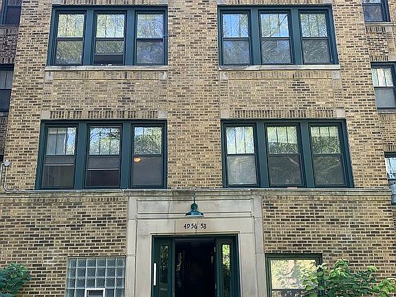 4th image of 4958 N Saint Louis Ave #G