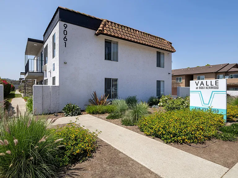 Valle at 9061 Kenwood — Photo 8