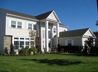 44 Hamlet Dr, Mount Sinai, NY 11766
