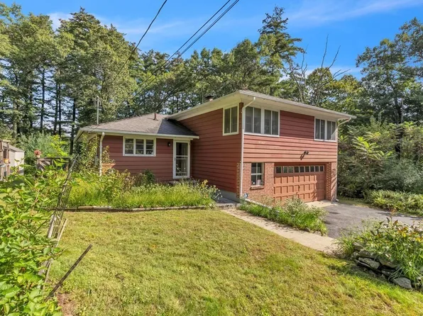 17 Country Club Hts, Monson, MA 01057