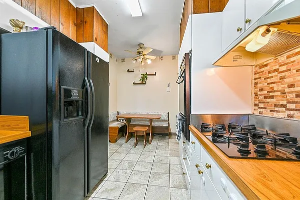 Sold by Remax Real Estate Professionals | media 14